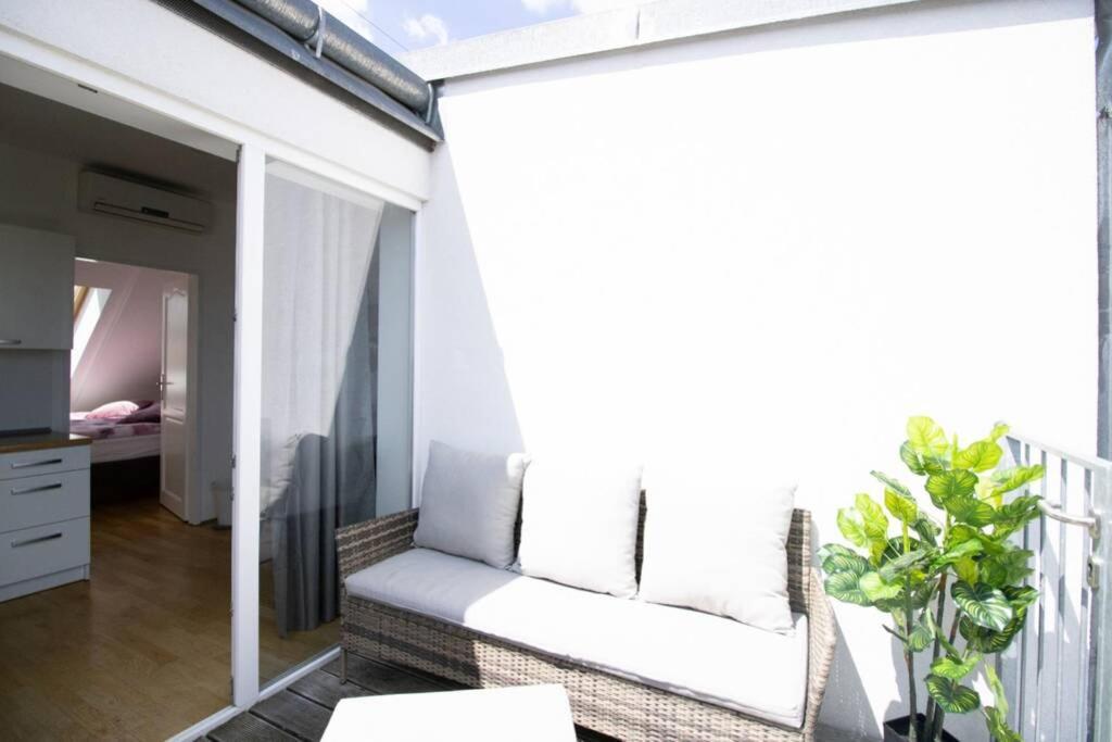 Sunny & Cozy Penthouse With Balcony L Dg4'14 Leilighet Wien Eksteriør bilde