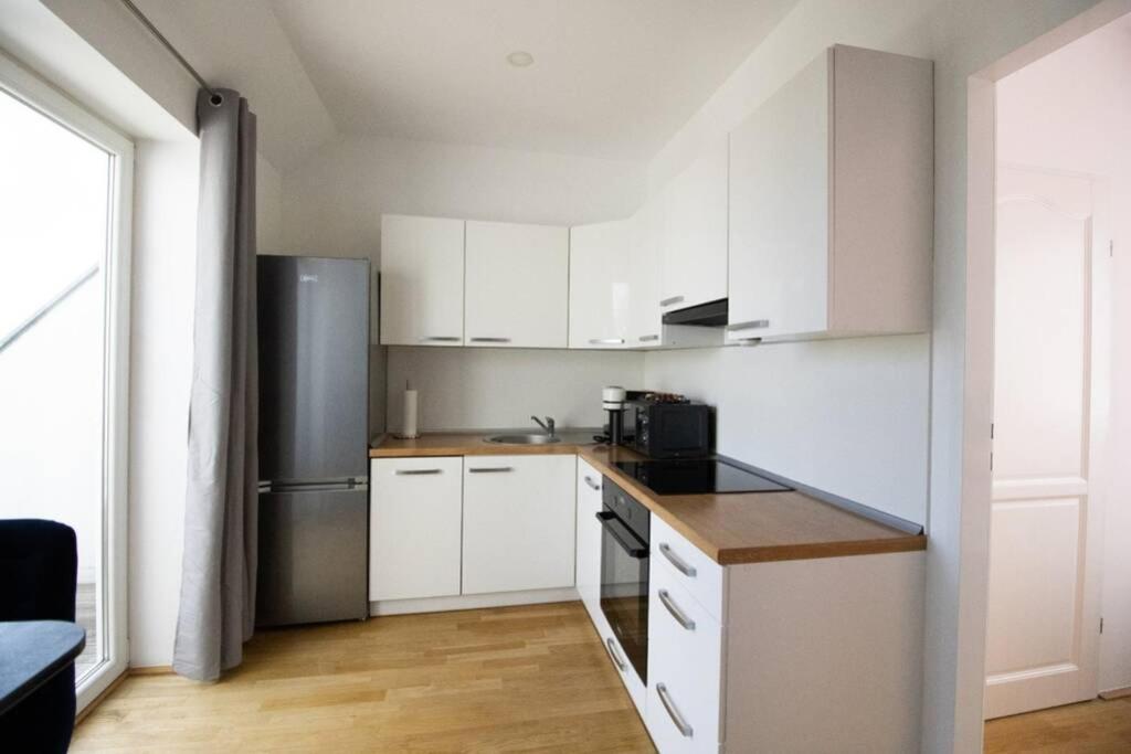Sunny & Cozy Penthouse With Balcony L Dg4'14 Leilighet Wien Eksteriør bilde